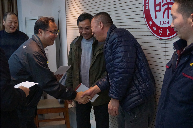 http://127.0.0.1/59f1639b-efe5-44dd-920b-fde8243289f4.jpg